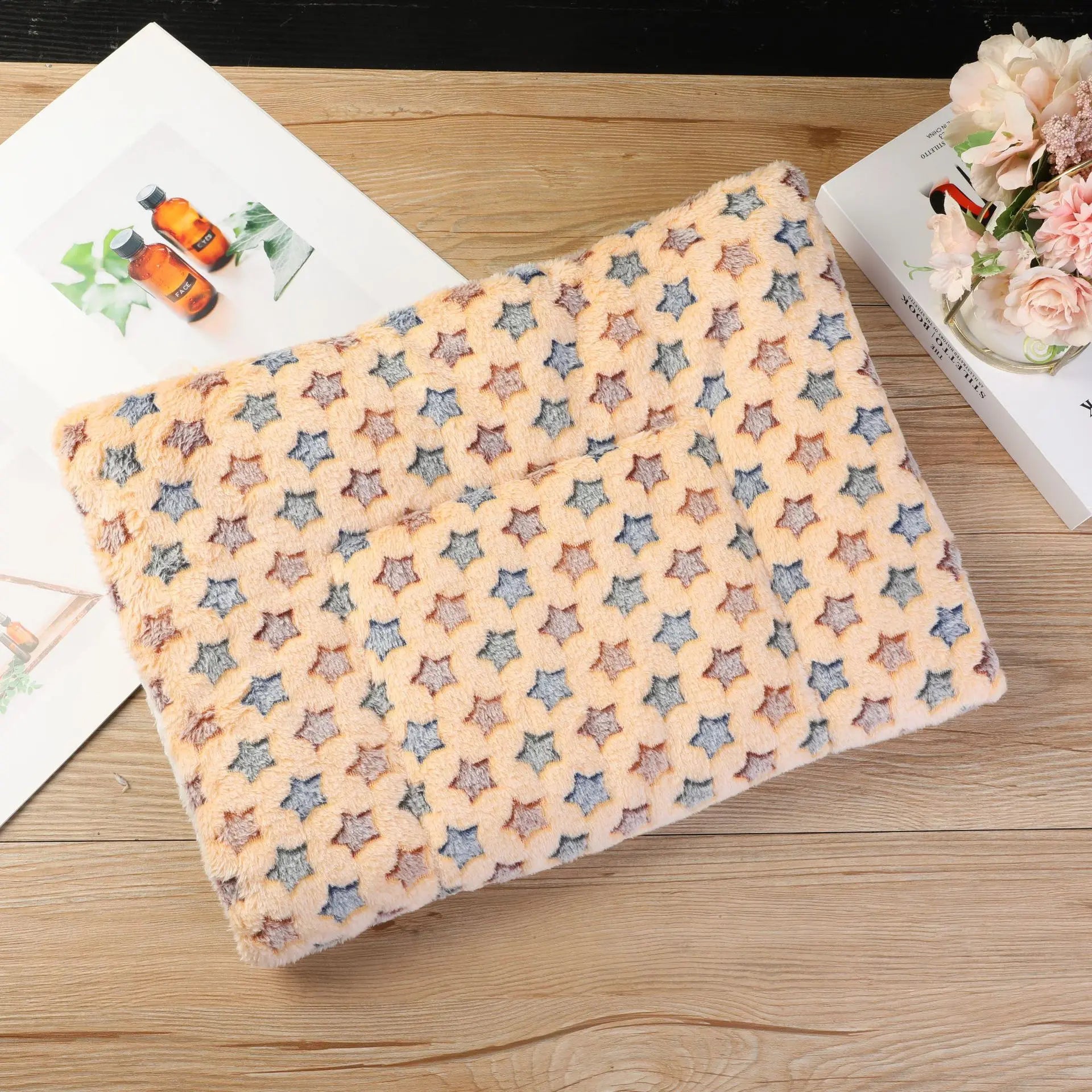 Flannel Pet Mat Dog Bed Cat Bed Thicken Sleeping Mat Dog Blanket Mat for Puppy Kitten Pet Dog Bed for Small Large Dogs Pet Rug